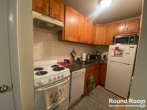 Building Photo - 200 Kelton St Unit 23 Rental