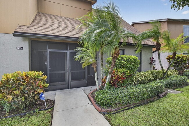 Photo - 323 Sandtree Dr