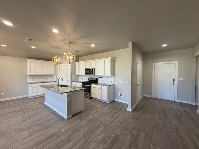 Photo - Beautiful 4 Bedroom 2 Bath Home in Wollforth!