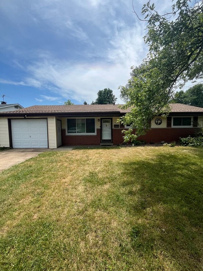 Building Photo - 3 bedroom 1 bath home for rent