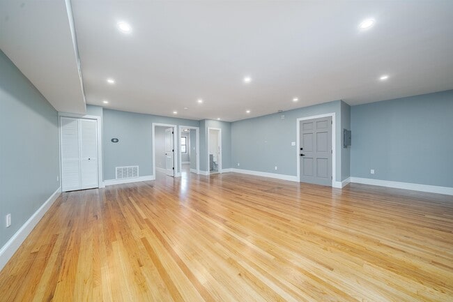 Photo - 381 1st St Unidad 2