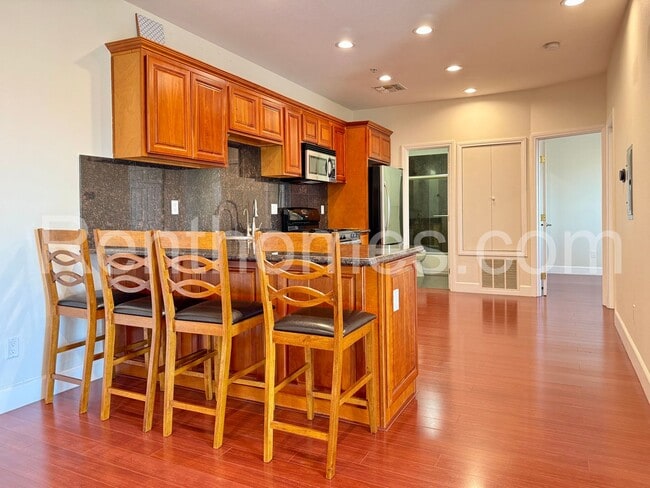 Photo - 7056 Fulton St Unidad 14