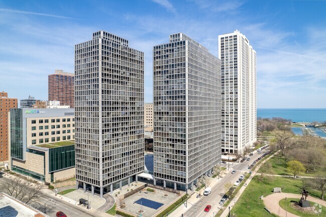 Building Photo - 340 W Diversey Pkwy Unit 2216 Rental