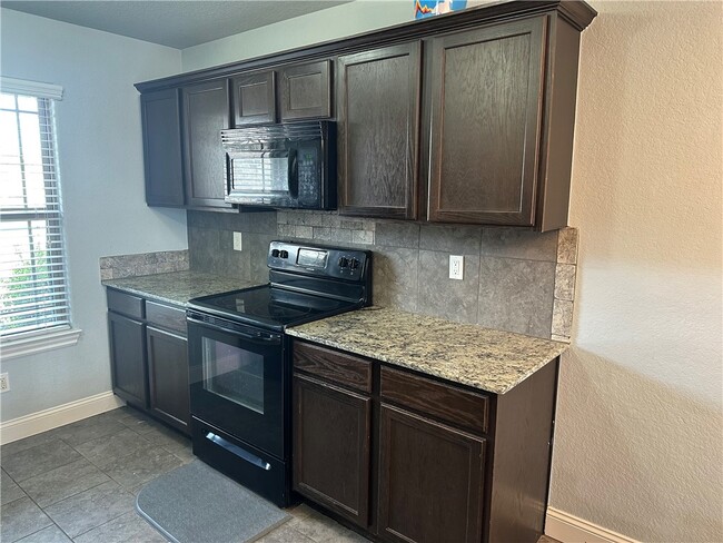 Photo - 3903 S W Capstone Ave