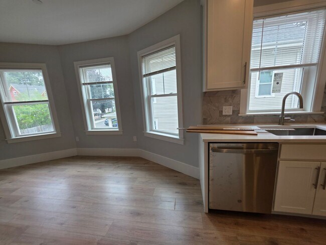 Photo - 12 Holton St