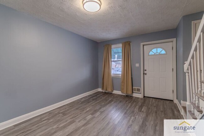 1504 Elrino St