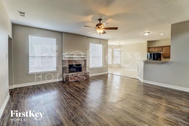 Photo - 3001 Creekbend Ct