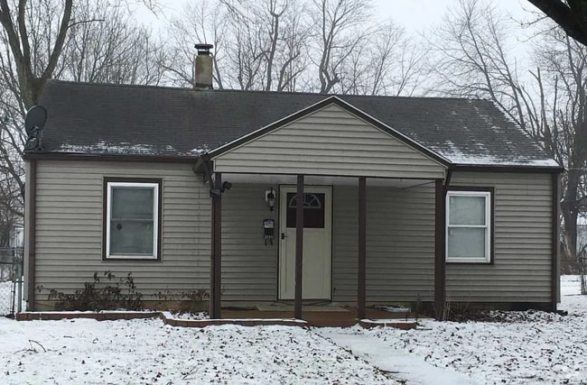 Building Photo - 2 bedroom/1 bath home