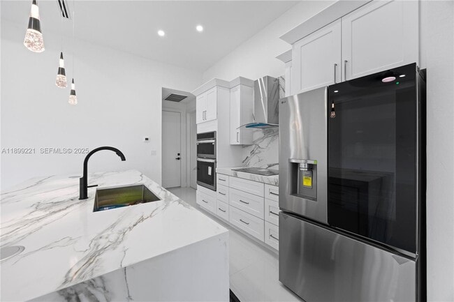 Photo - 3111 W 17th St