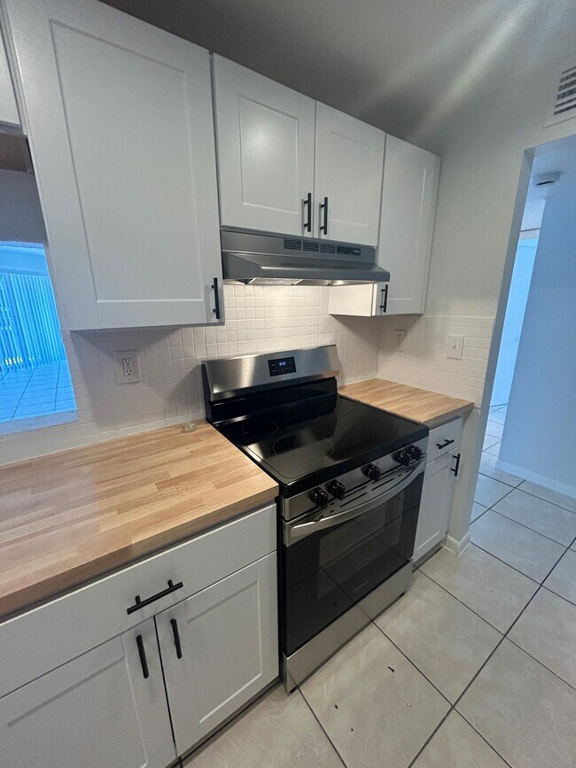 Photo - 2000 N Congress Ave Unit 211