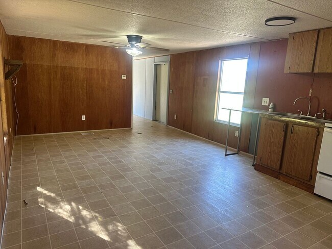 Photo - Charming 3 Bedroom 1 bathroom Mobile Home for Rent