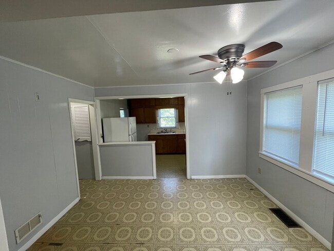 Photo - Older 2 bedroom house with a large yard