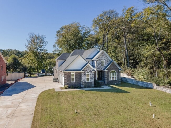 Photo - 601 Joyce Ave