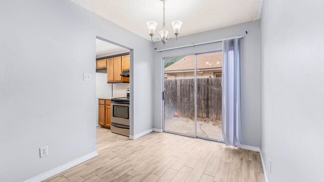 Photo - 5204 Gawain Dr