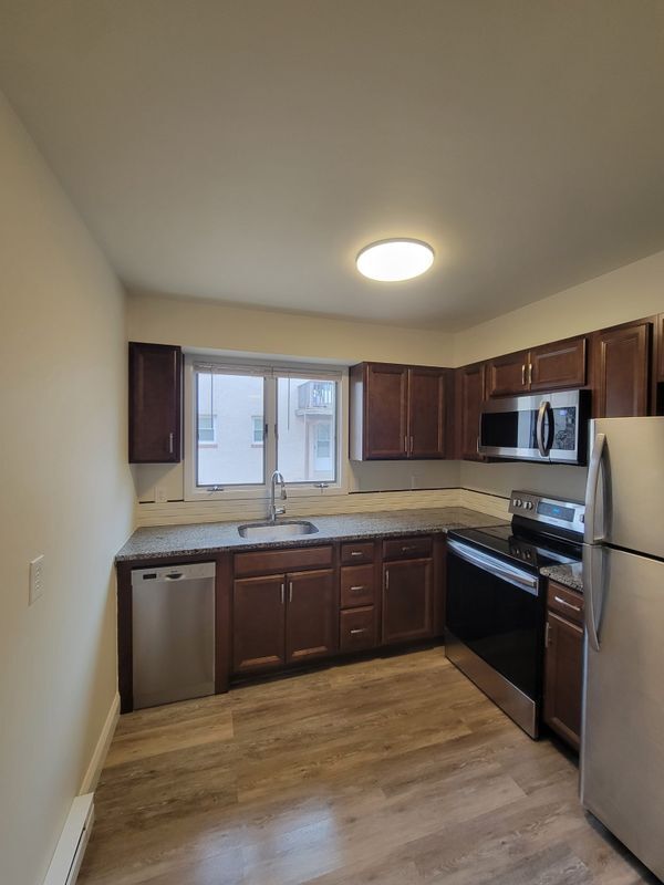 Photo - 377 W Broad St Unit Apt. 3