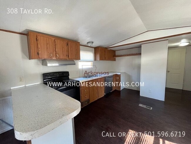 Photo - 308 Taylor Rd