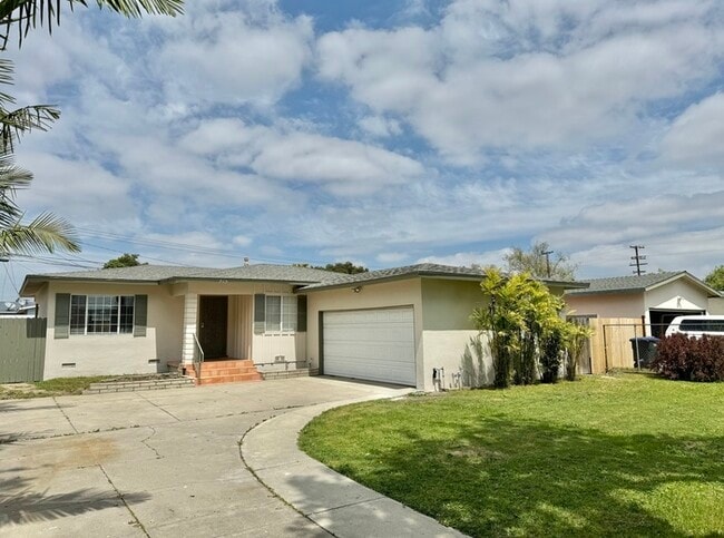 Building Photo - Remodeled House on a Great Street!