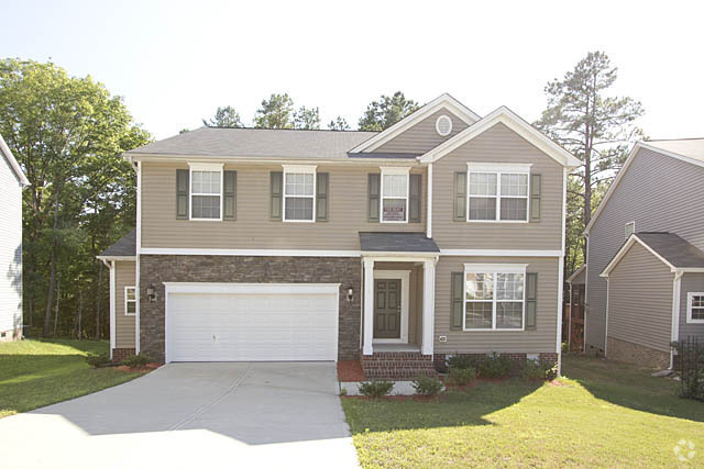 Building Photo - Spacious 6-Bedroom Home in Desirable Latta...