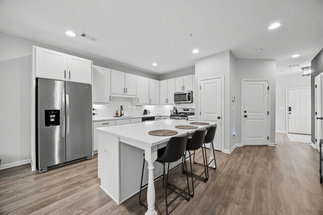 Photo - 2905 Ilir Mnr NW