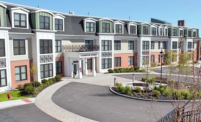 Building Photo - River Properties Rental