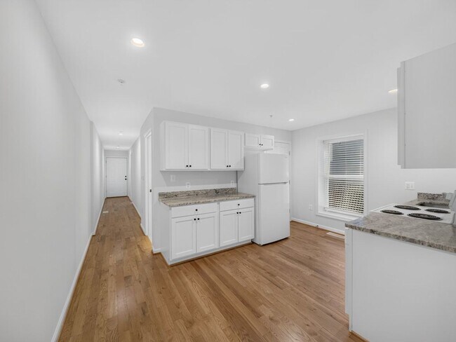Photo - 3214 Dubois Pl SE