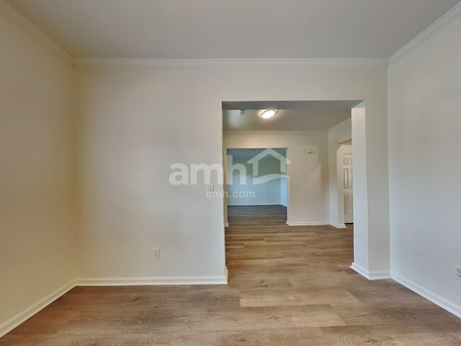 Photo - 415 Caperton Way