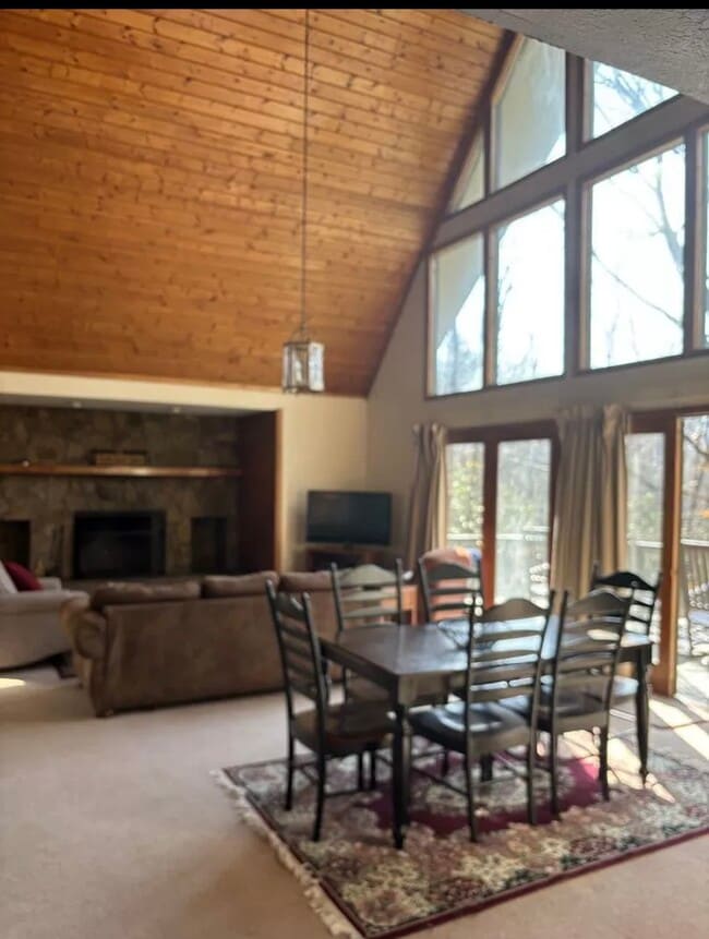 Photo - 417 Chalet Village Dr