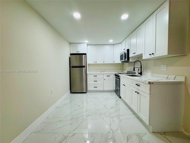 Photo - 7943 NW 6th Ave Unidad 2