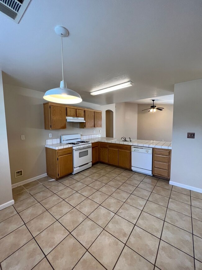 Photo - 6204 Straub Ln