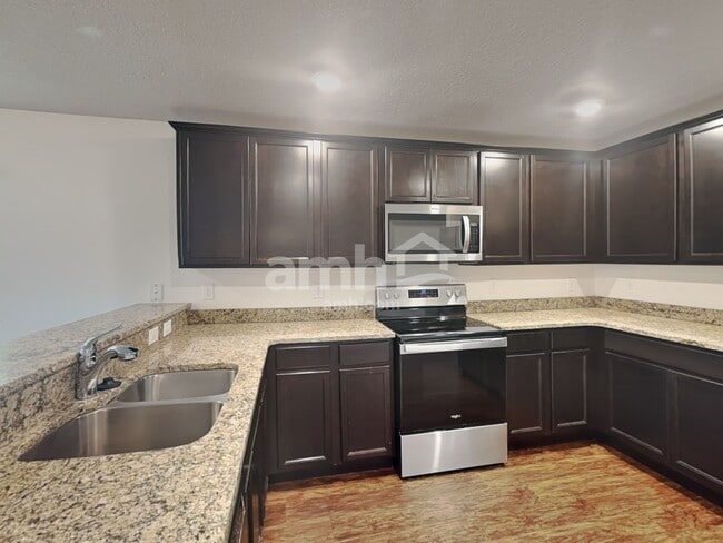 Photo - 833 Chatham Walk Dr