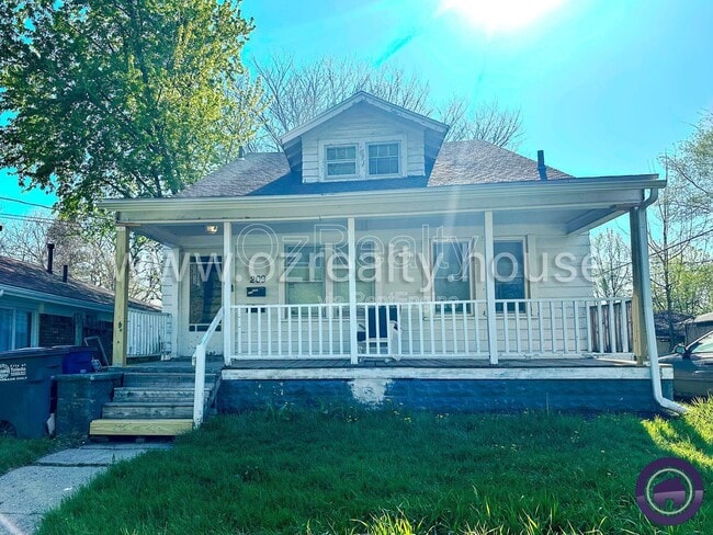 Building Photo - 209 Eldred Ave