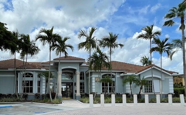 Building Photo - 9640 NW 2nd St Unit 5106