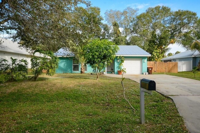 Building Photo - 2386 28th Ave SW