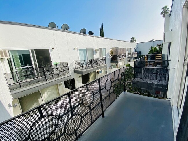 Photo - 9030 Harratt St.