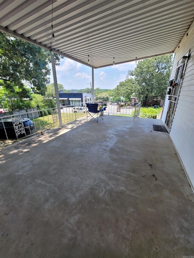 Photo - 1020 Kavanaugh Blvd Unit D