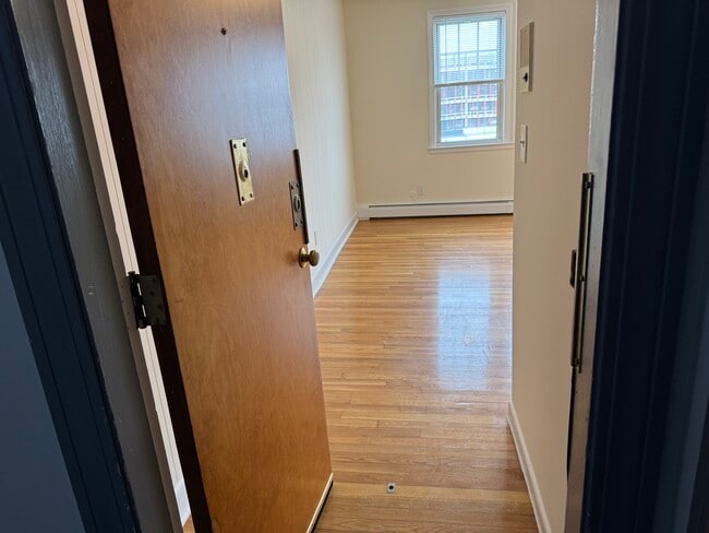 Photo - 168 Beacon St Unidad 1 Rental
