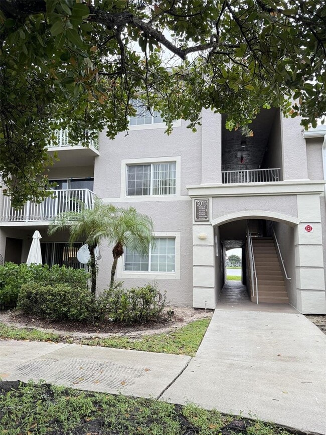 Building Photo - 5015 Wiles Rd Unit 205