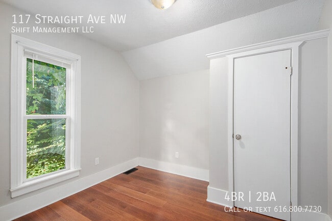 Photo - 117 Straight Ave NW