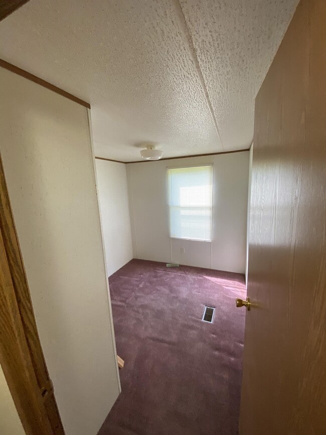 Photo - 2094 Mount Sherman Rd