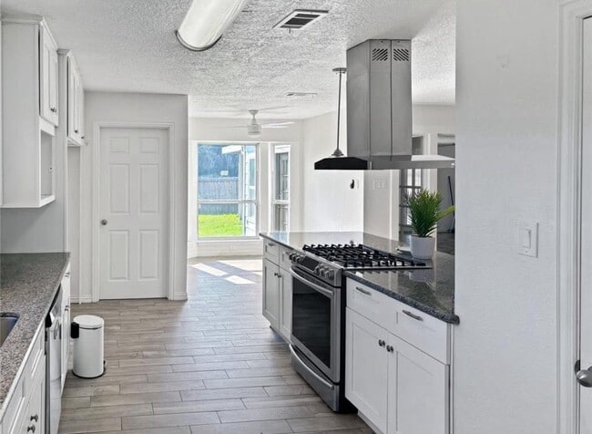 Photo - 23106 Stepinwolf Ln