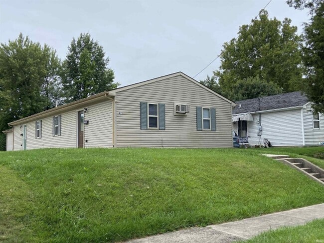 Photo - Duplex/ 2 -2 bedroom 1 bath with detached garage