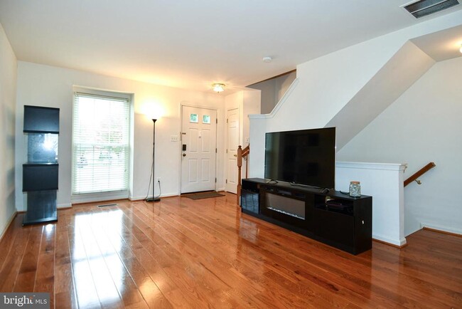 Photo - 6410 Andrew Matthew Terrace