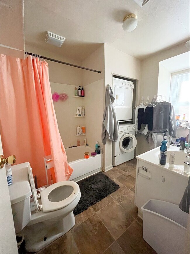 Photo - 8 Person House Blocks From Chauncey Village and Campus Bars!!