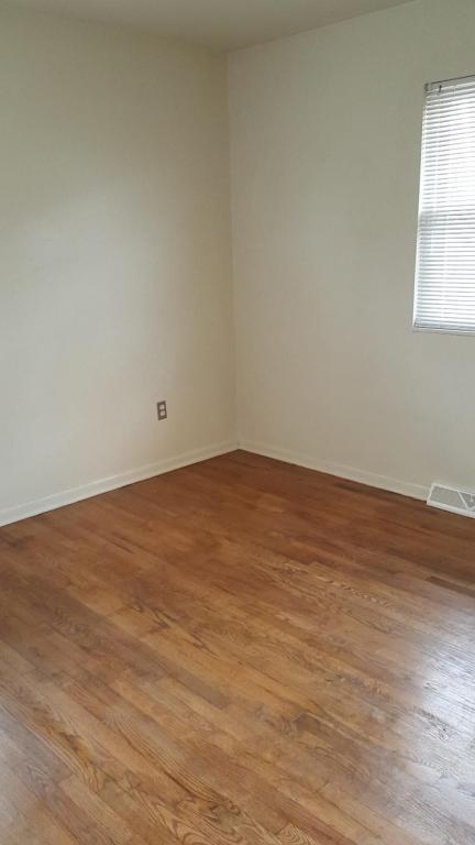 Photo - 209 E 2nd St