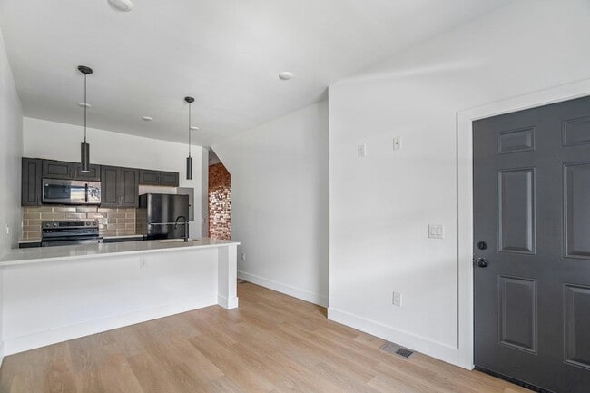 Photo - 1351 Kerbaugh St