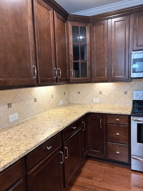 Upgraded counters, backsplash, and cabinets - 108 Bellingdon Dr Unit Retreat at Fairvue