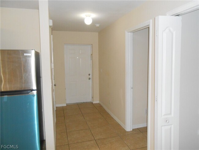 Building Photo - 202 Hightower Ave S