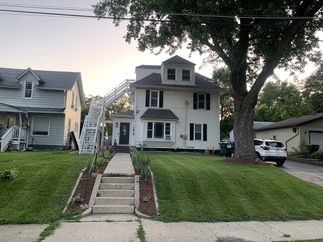 Photo - 1115 5th Ave NW Apartments Unit 1