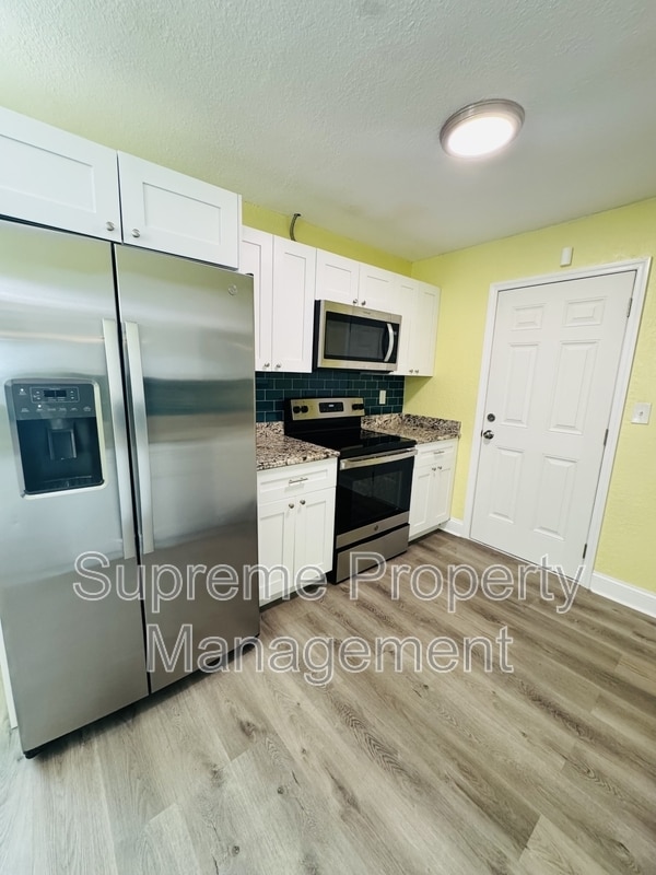 Photo - 811 21st St S