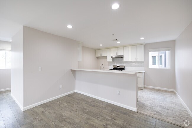 3BR, 2.5BA - 1,550SF - Dining Room